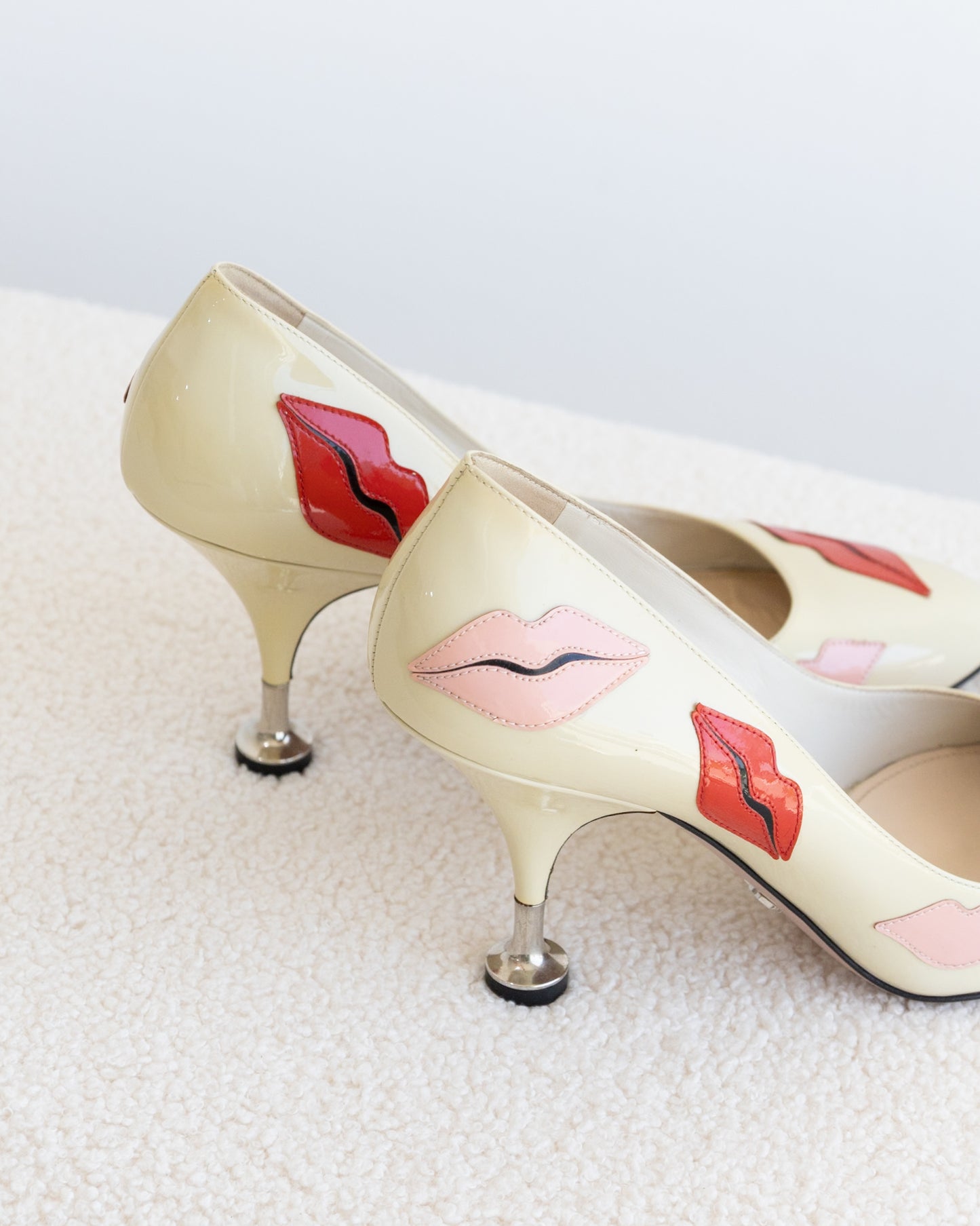 PRADA Lip Pumps 40