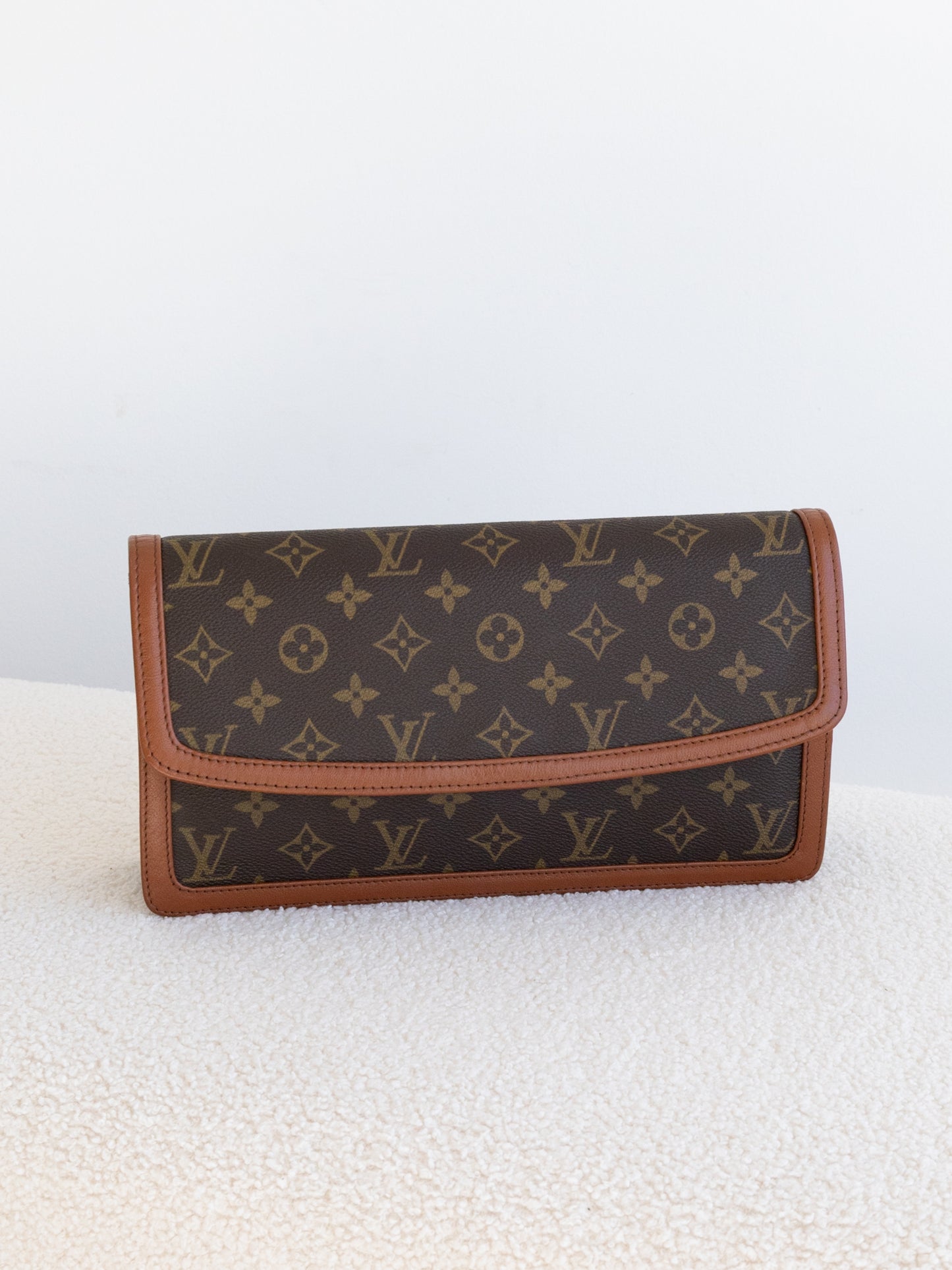 LOUIS VUITTON Pochette Dame