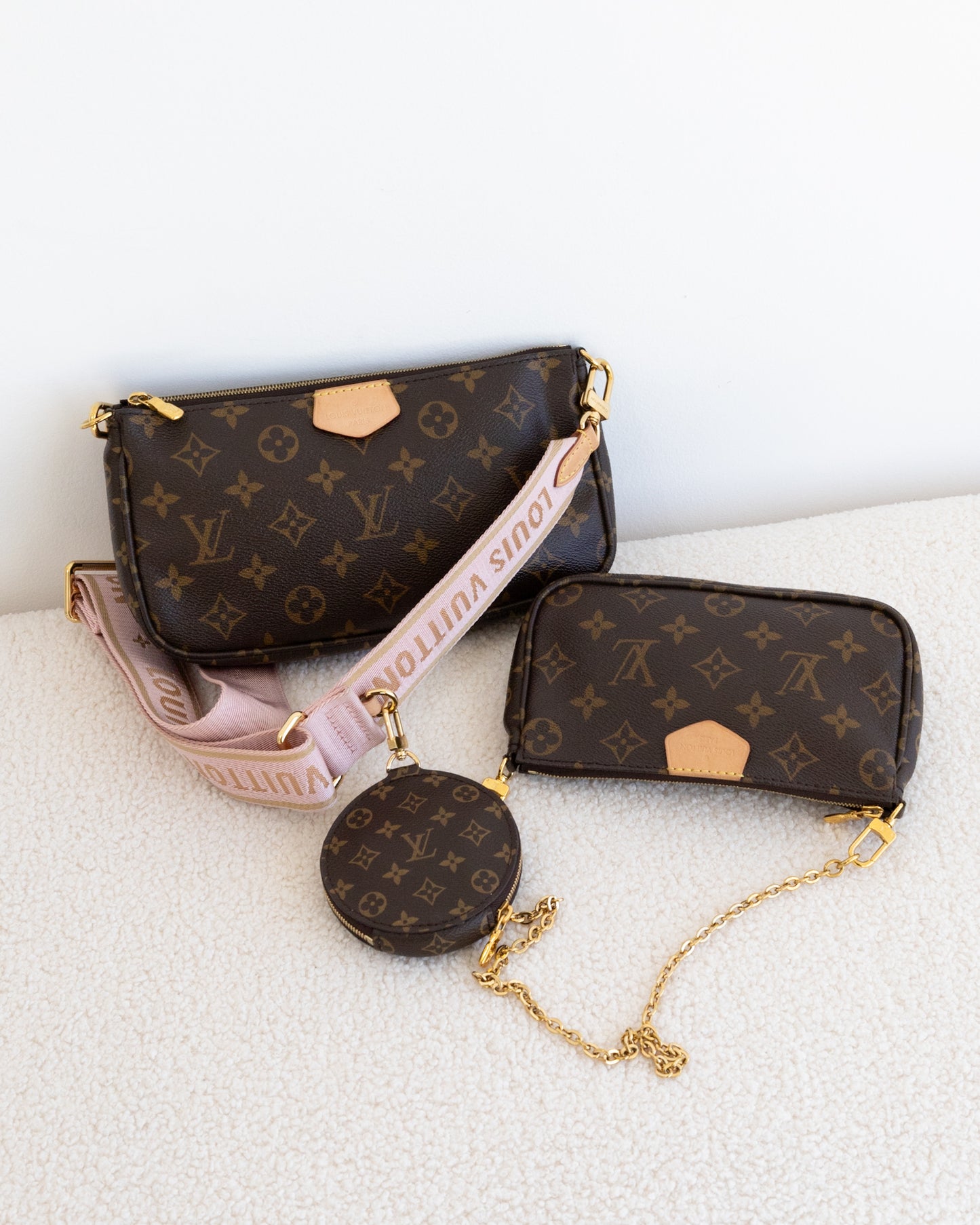 LOUIS VUITTON MultiPochette