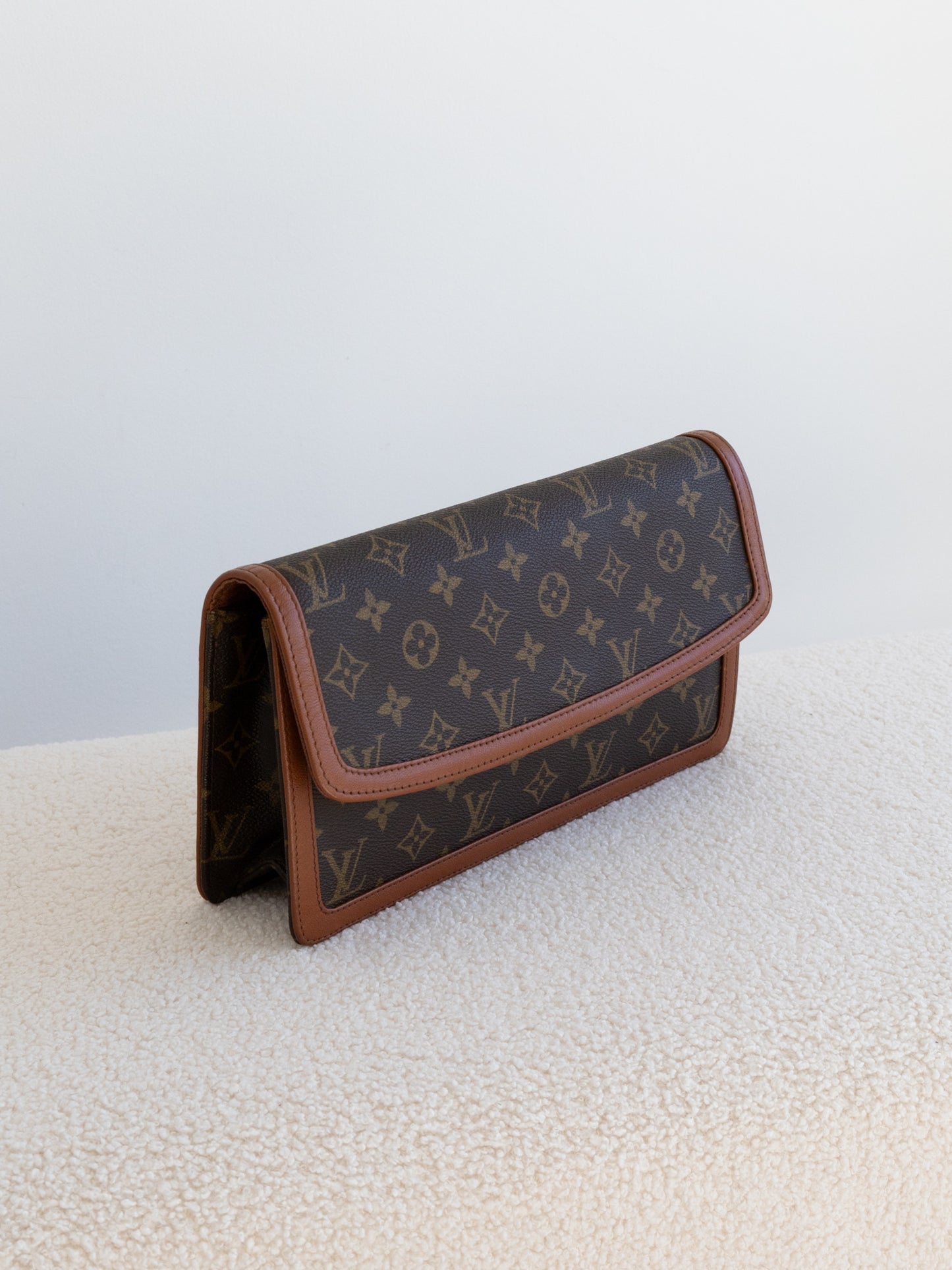 LOUIS VUITTON Pochette Dame