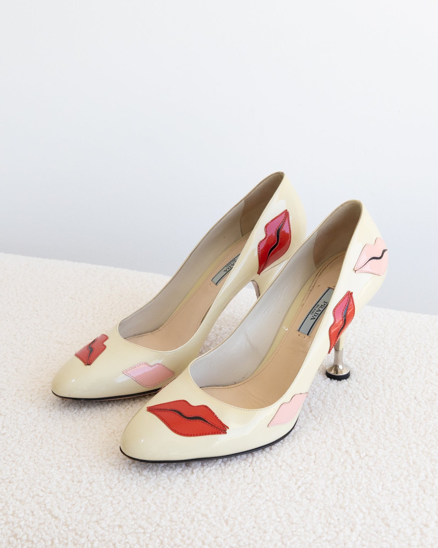 PRADA Lip Pumps 40