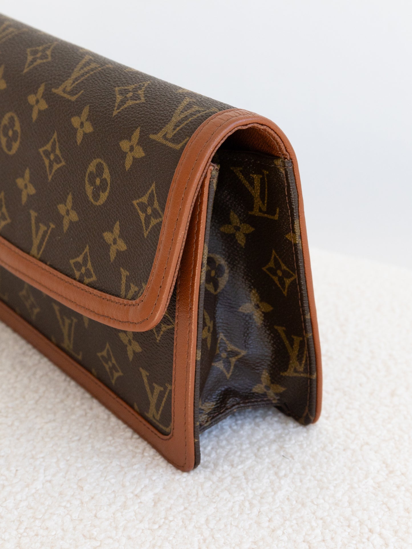 LOUIS VUITTON Pochette Dame