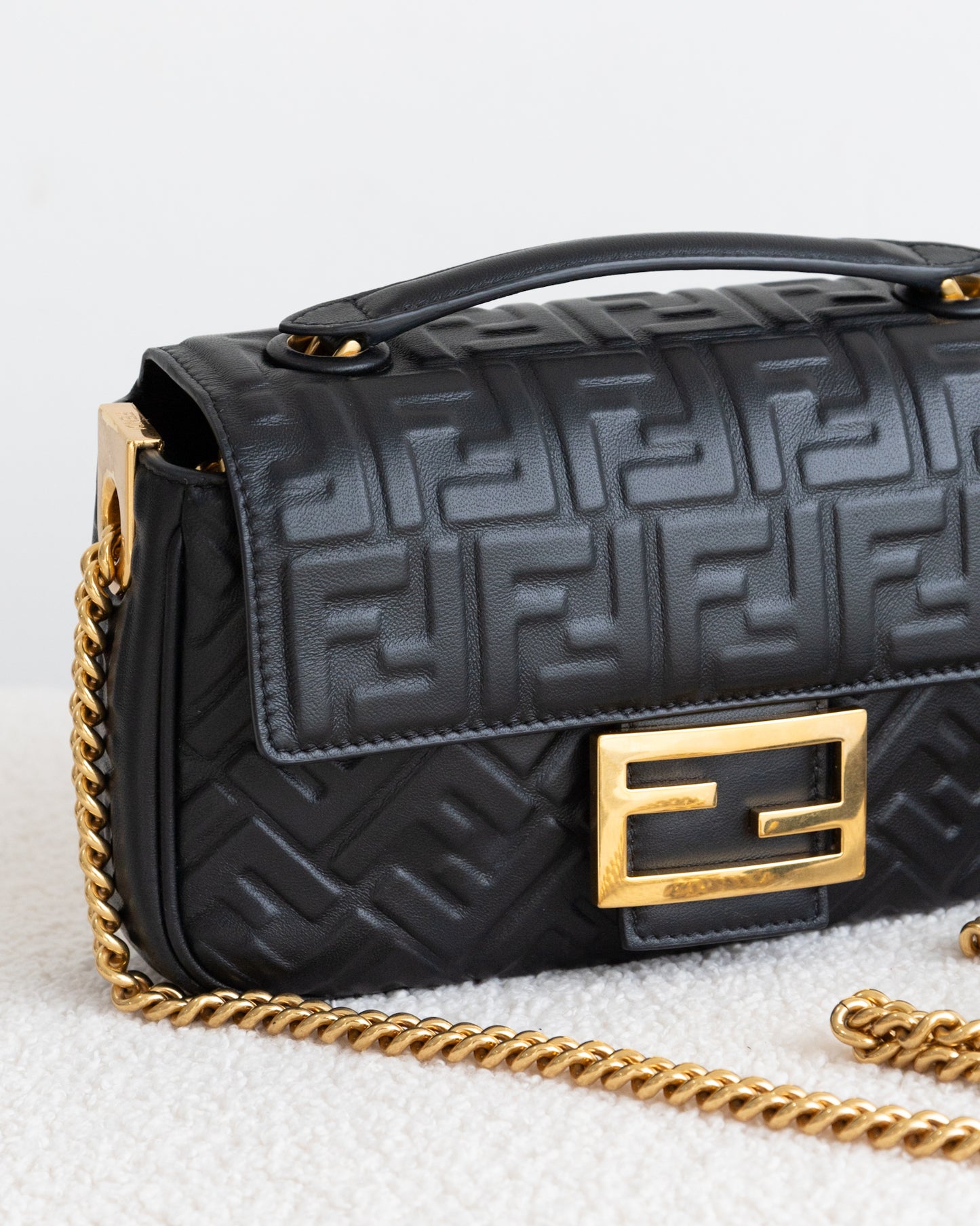 FENDI Baguette Min Chain