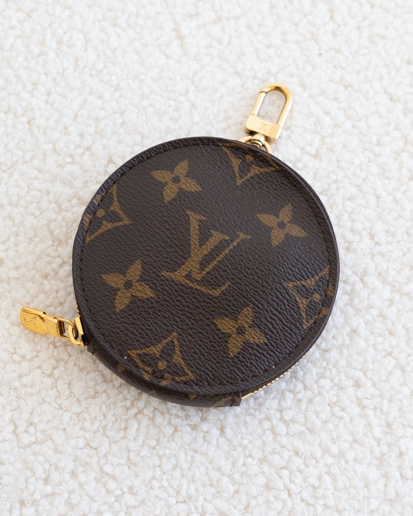 LOUIS VUITTON MultiPochette