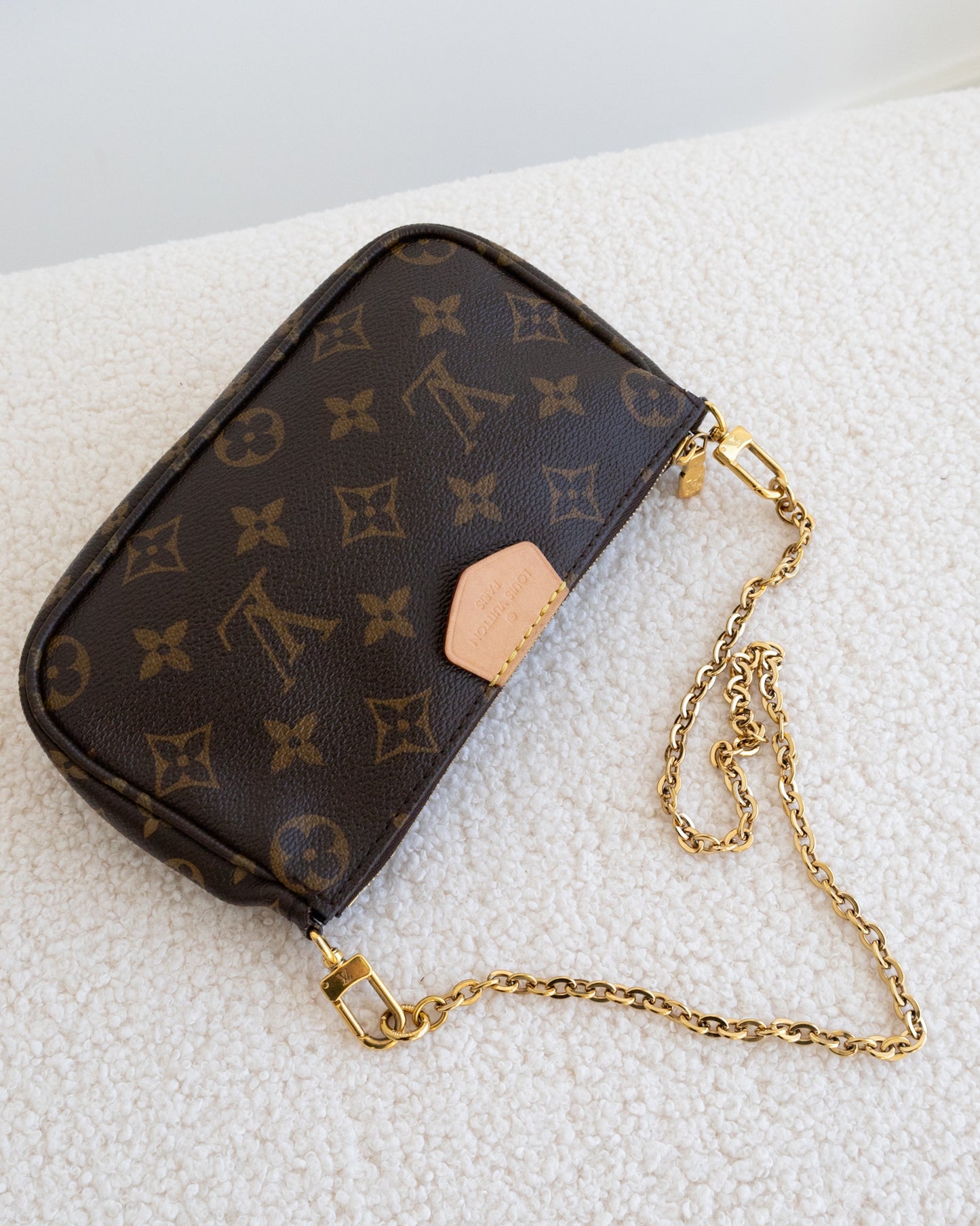 LOUIS VUITTON MultiPochette