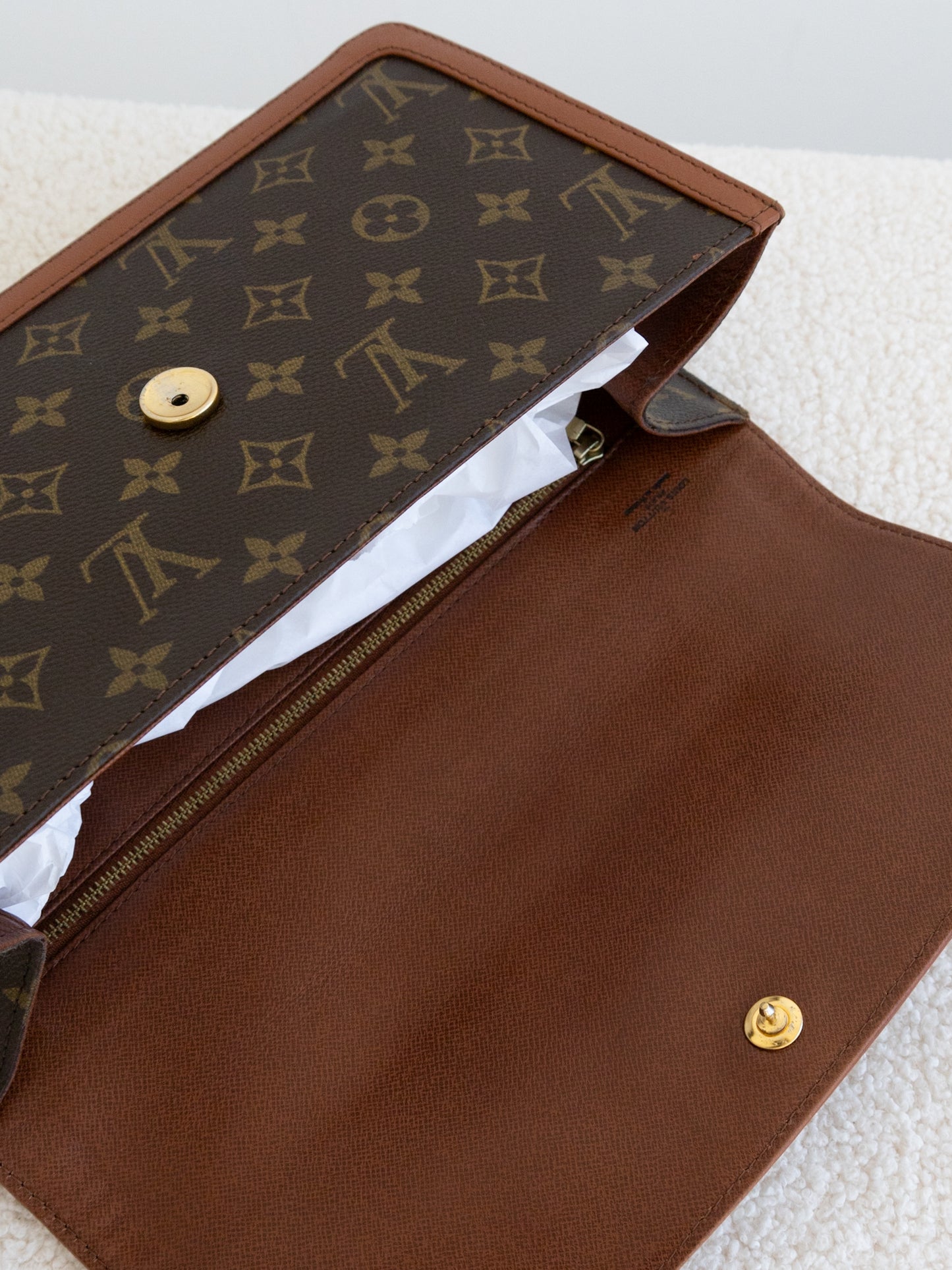 LOUIS VUITTON Pochette Dame