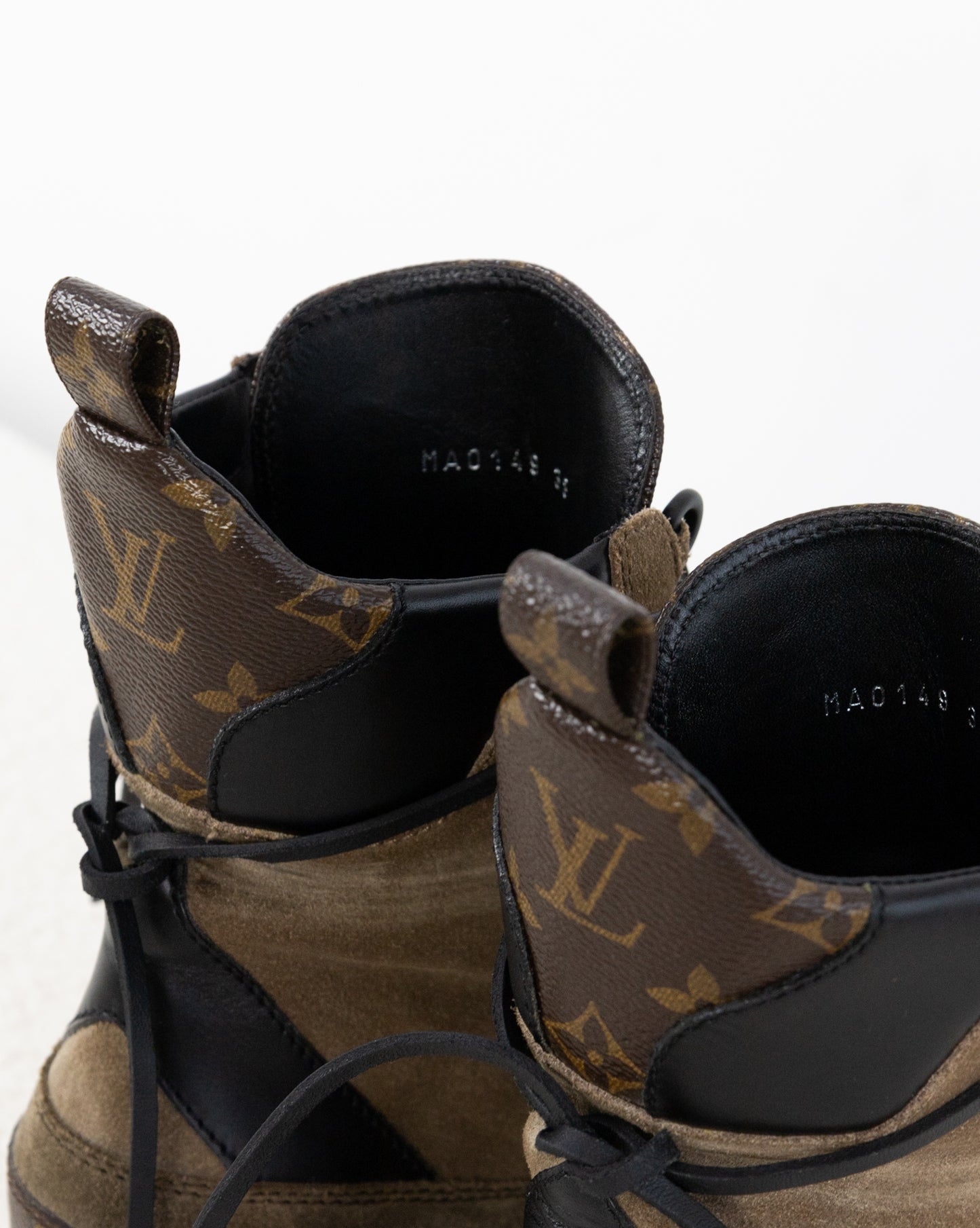 LOUIS VUITTON Desert Boots