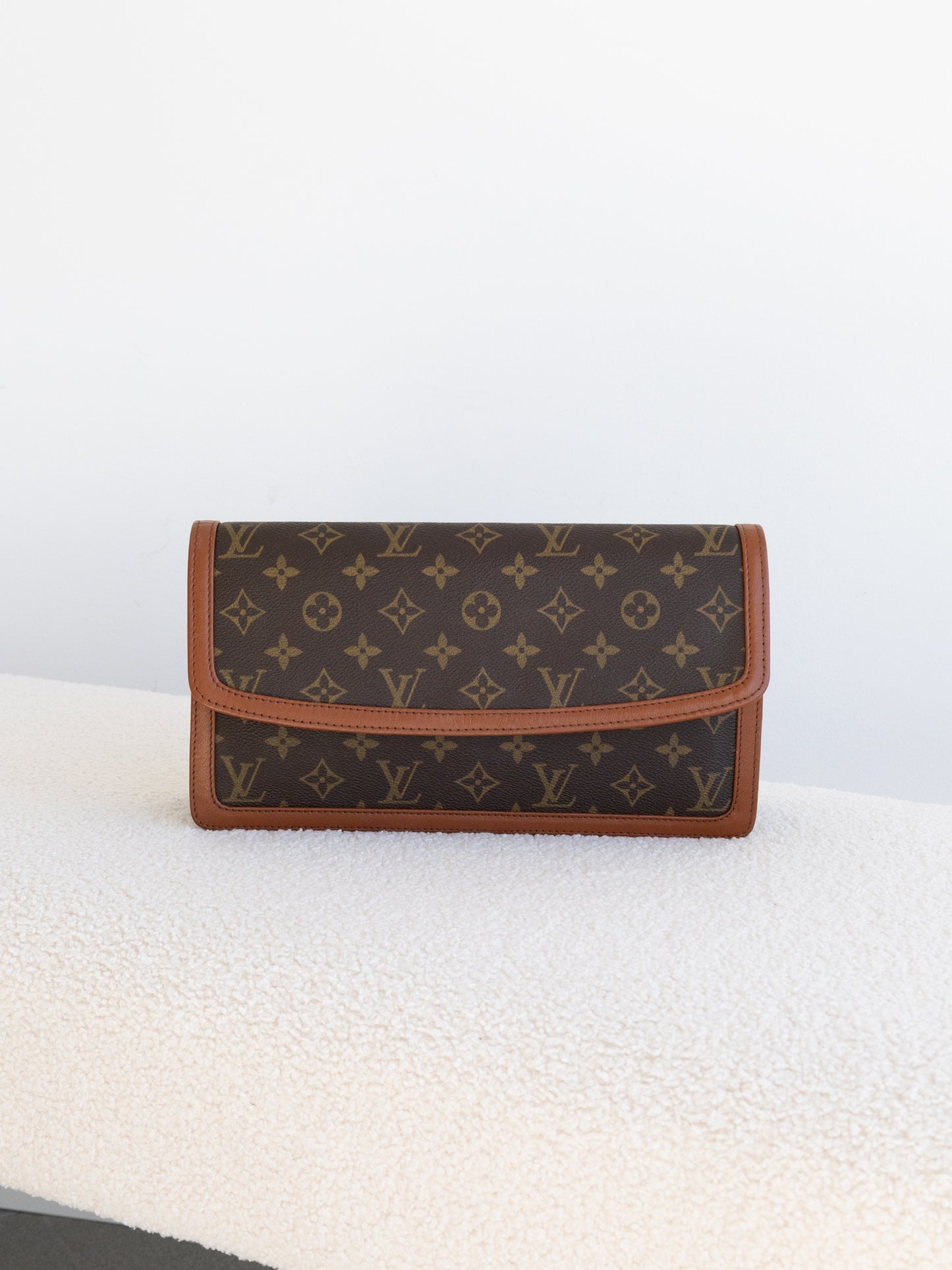 LOUIS VUITTON Pochette Dame