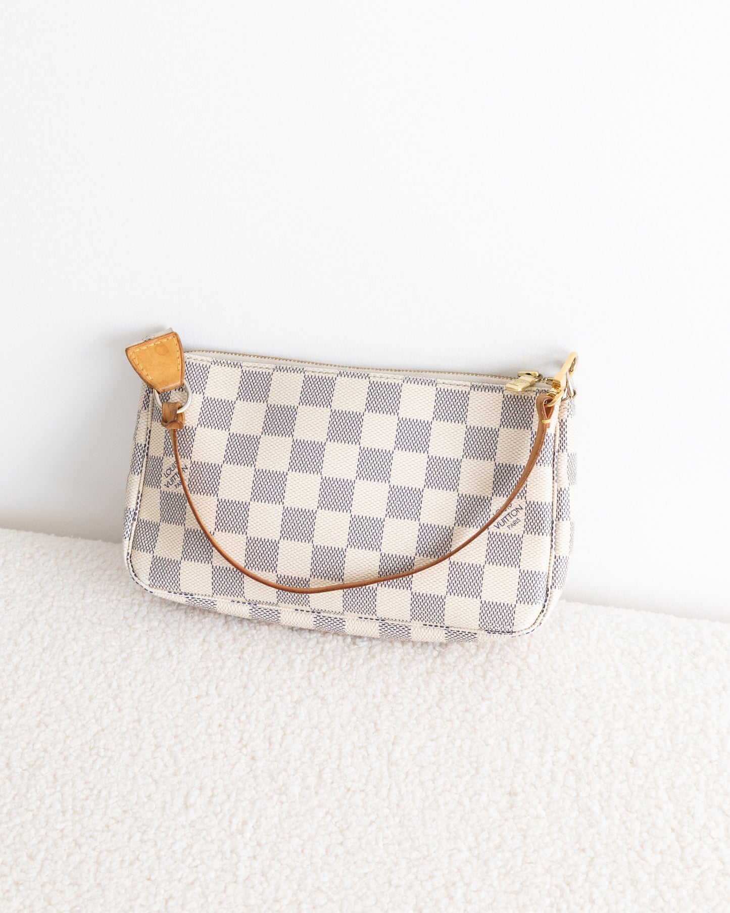 LOUIS VUITTON Pochette Accessoires