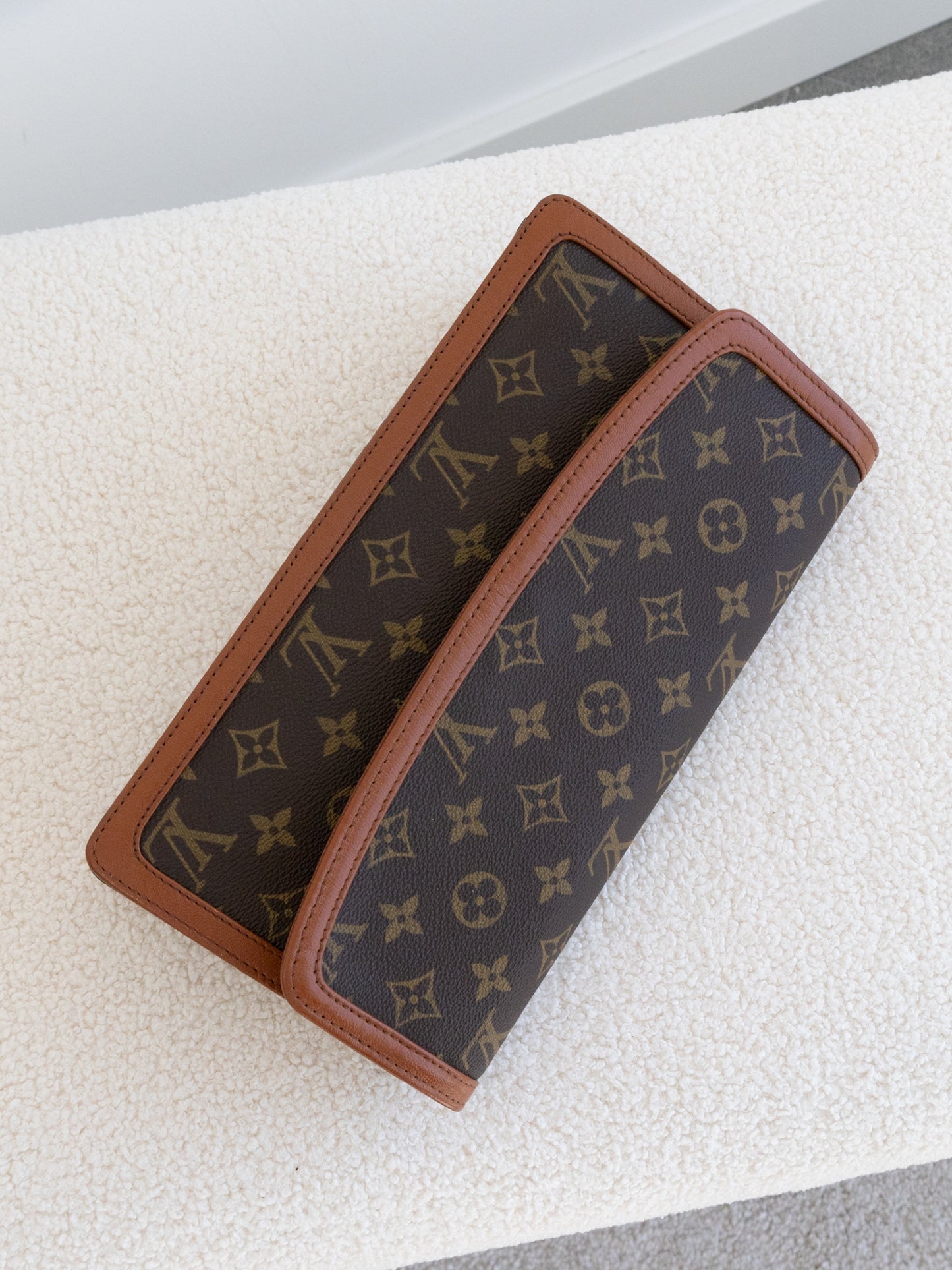 LOUIS VUITTON Pochette Dame