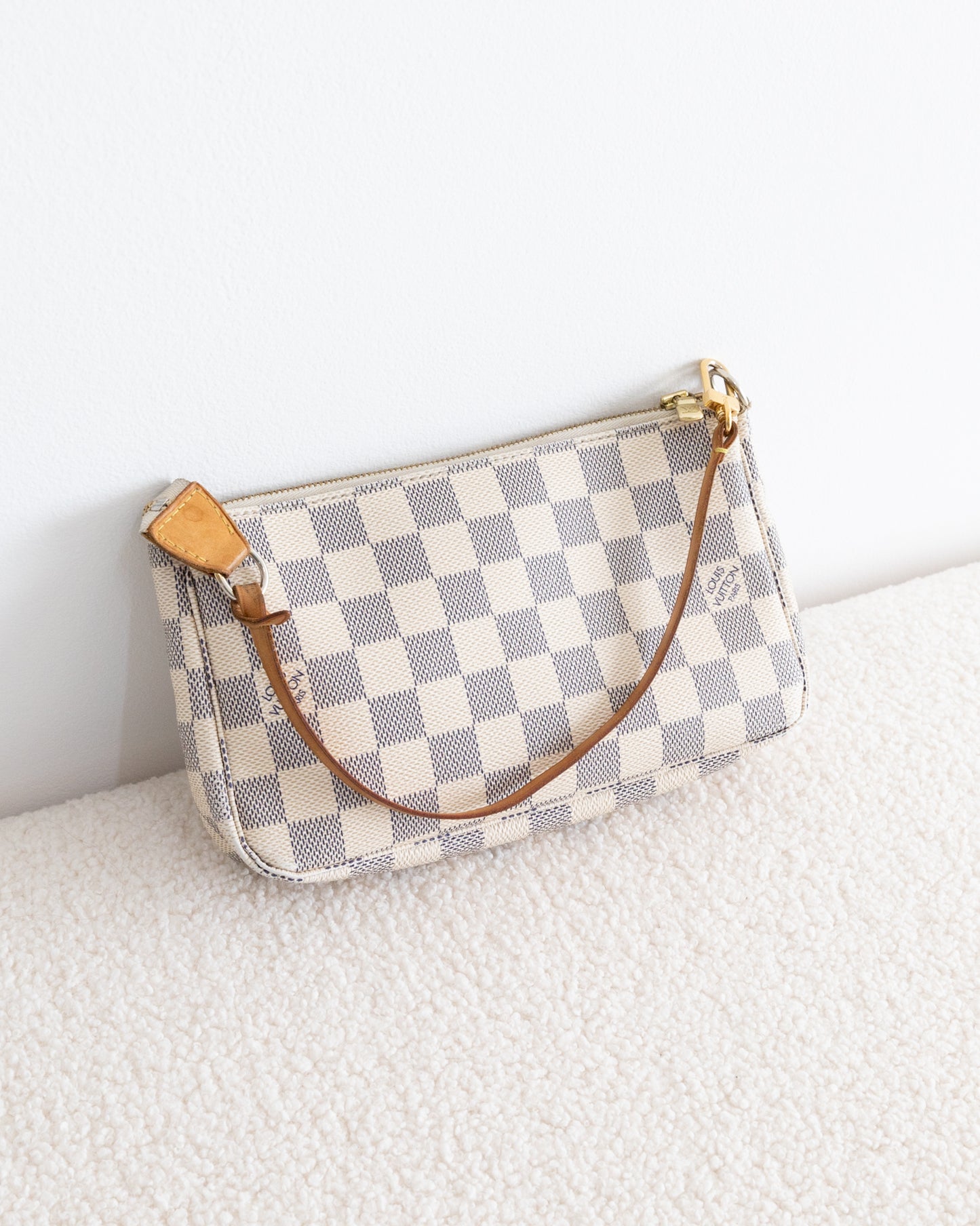 LOUIS VUITTON Pochette Accessoires