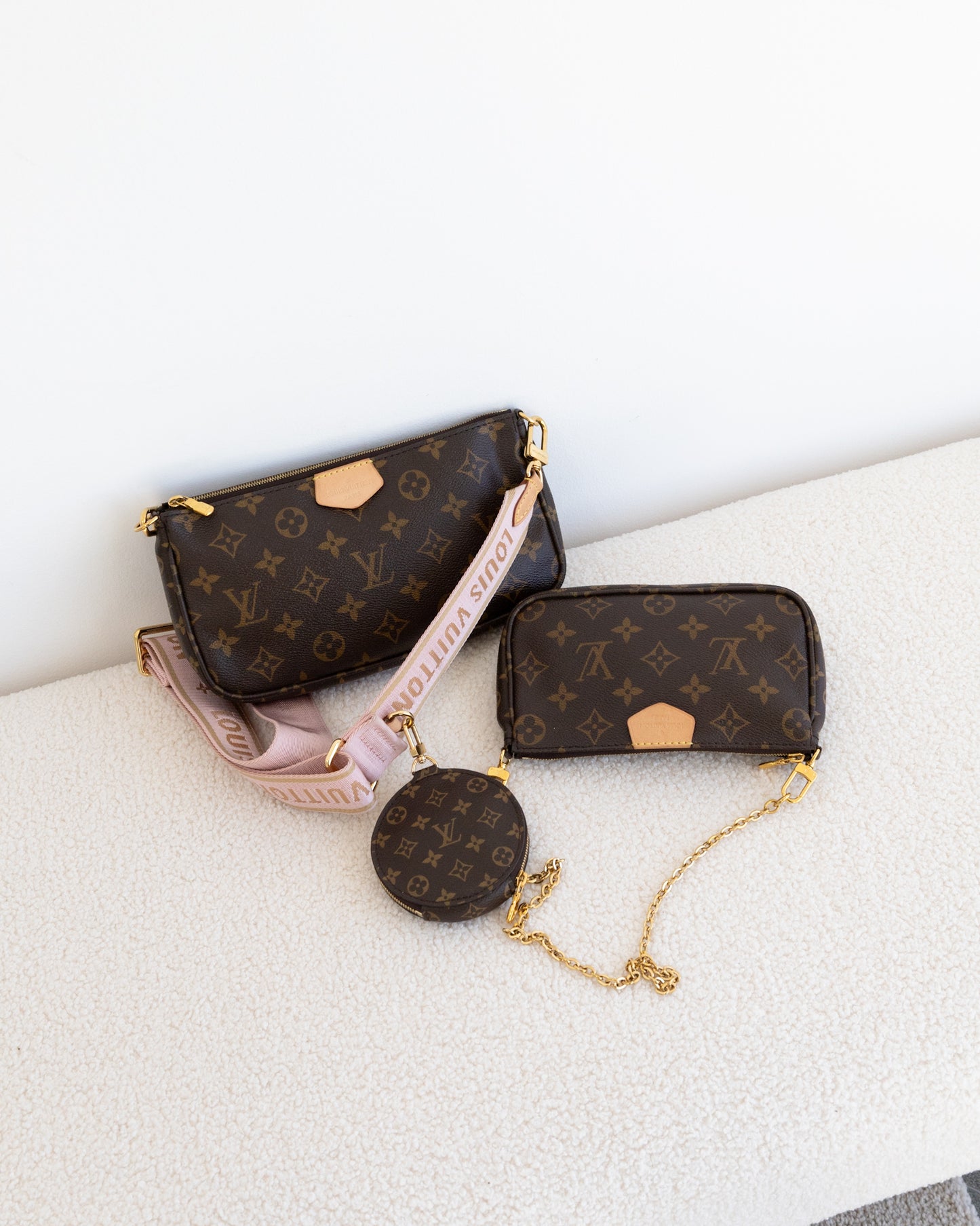 LOUIS VUITTON MultiPochette