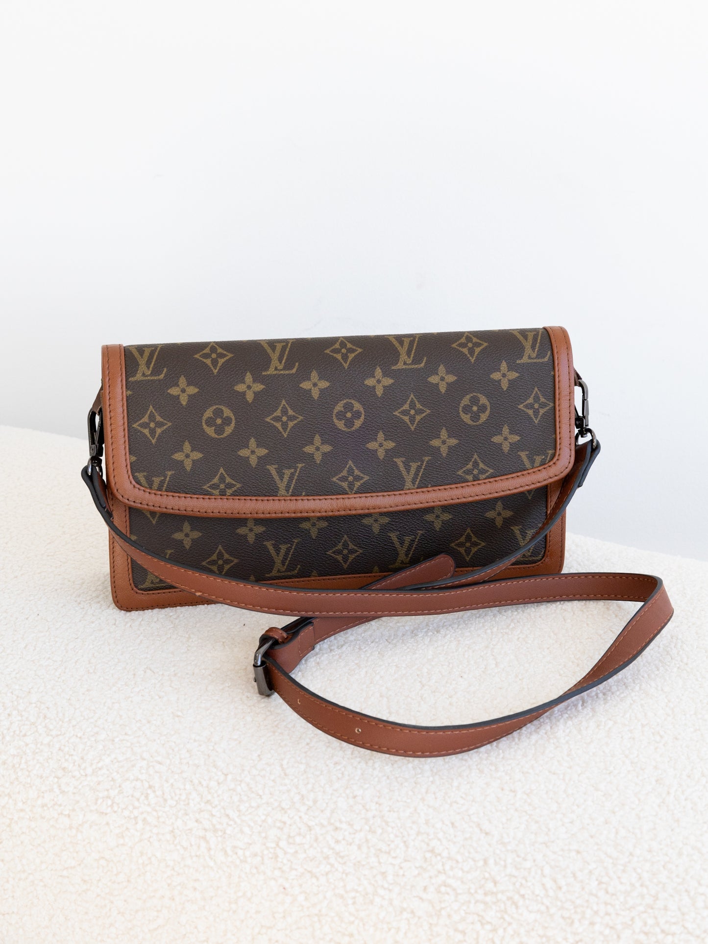 LOUIS VUITTON Pochette Dame