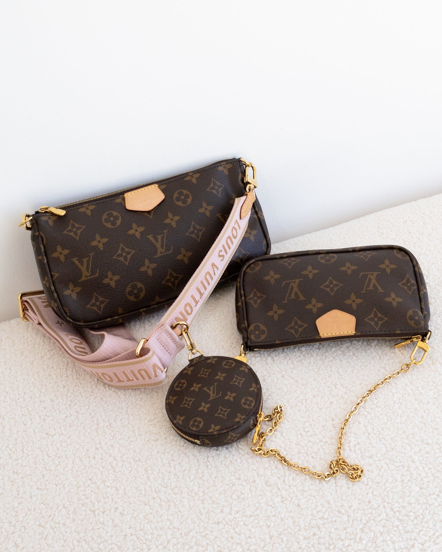 LOUIS VUITTON MultiPochette