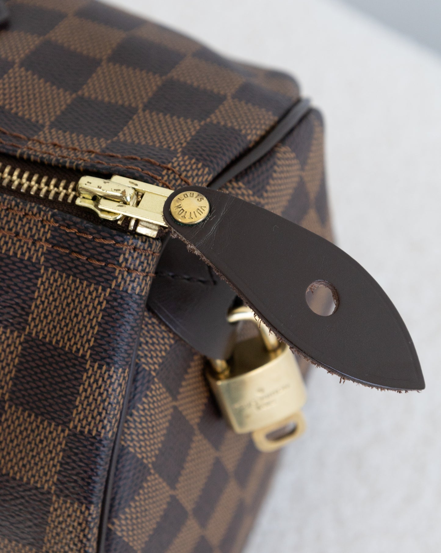 LOUIS VUITTON Speedy 30