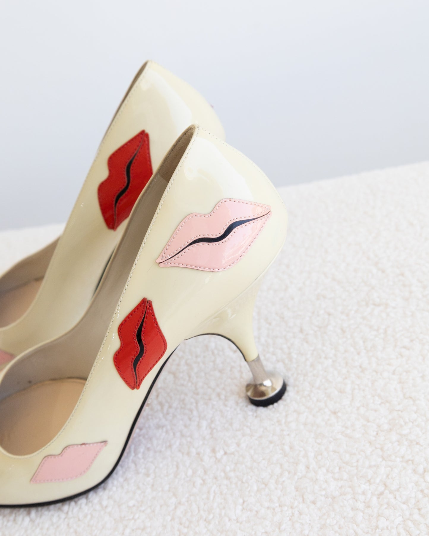 PRADA Lip Pumps 40