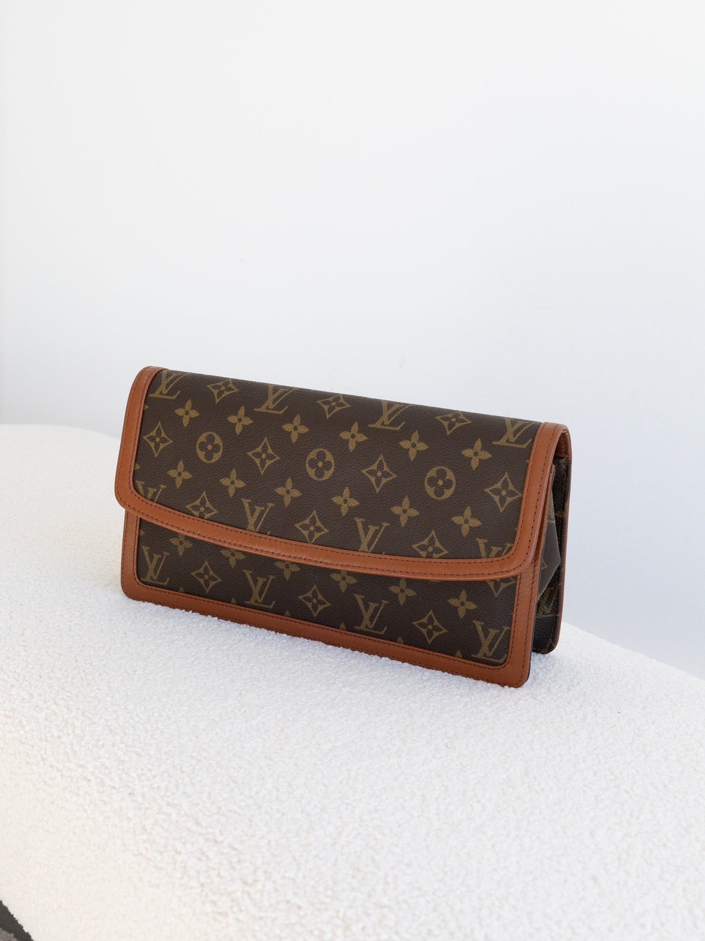 LOUIS VUITTON Pochette Dame