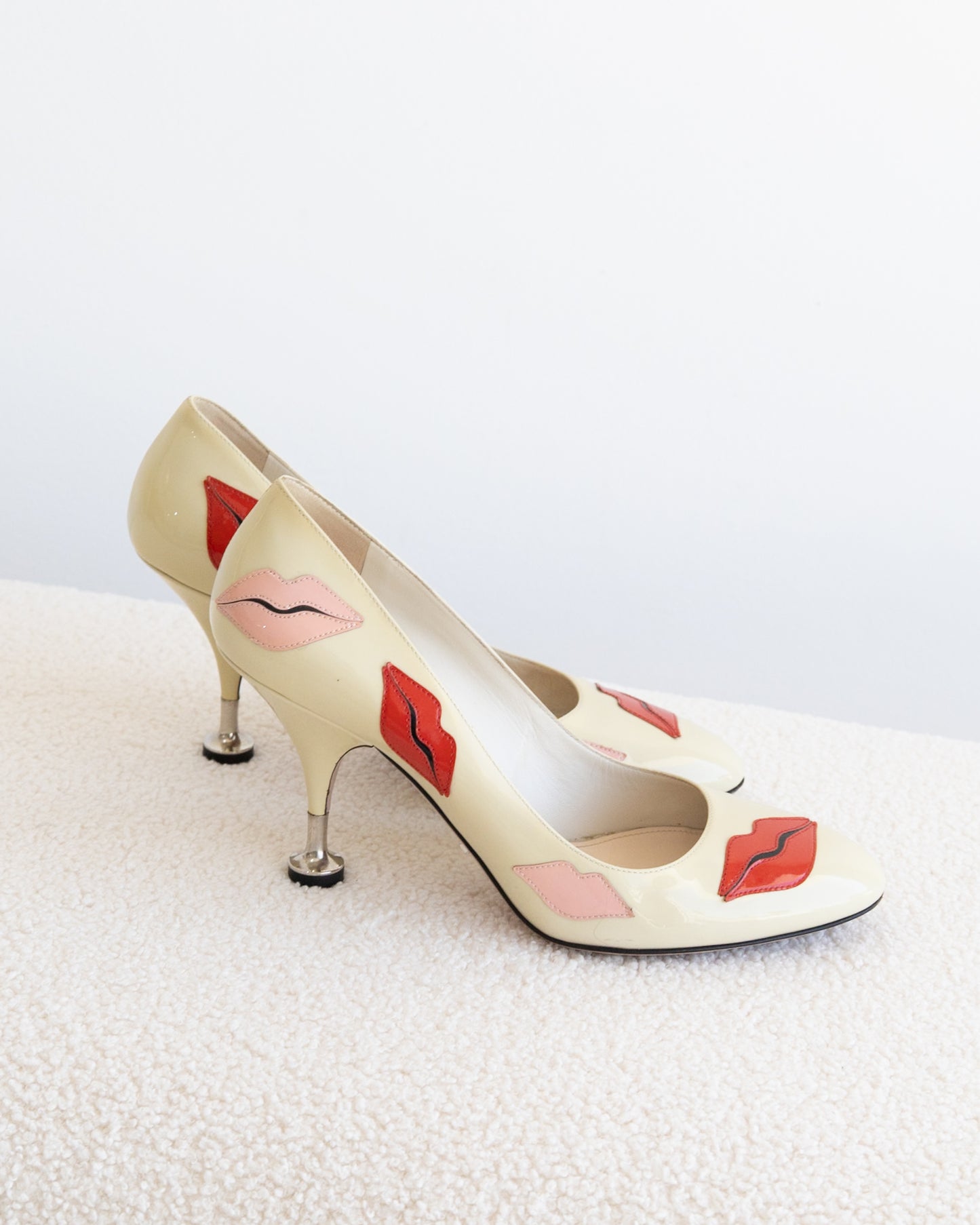 PRADA Lip Pumps 40