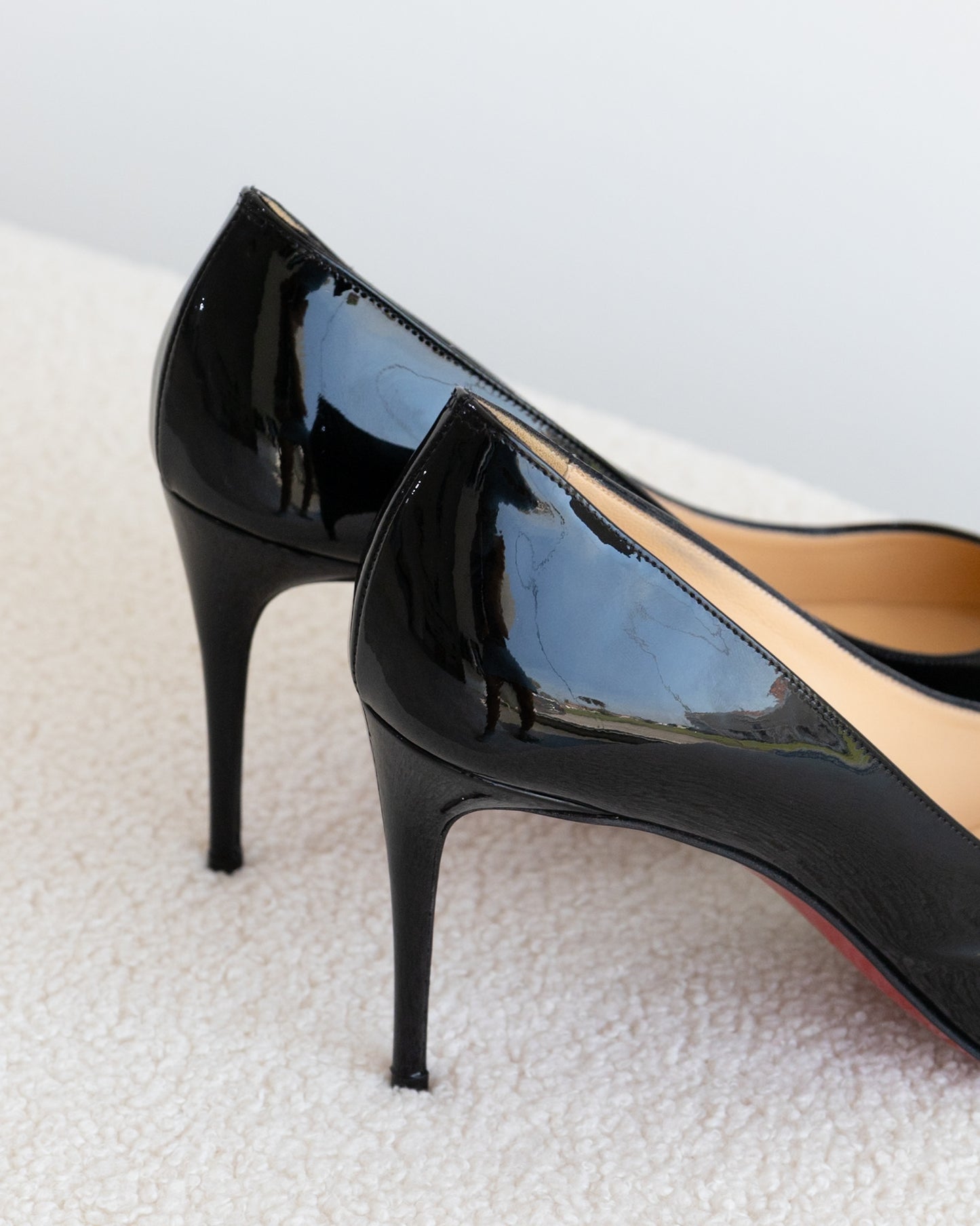 CHRISTIAN LOUBOUTIN Kate 39,5 - THE VOG CLOSET