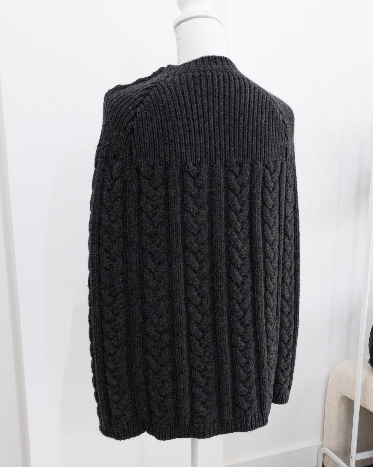 LOUIS VUITTON Poncho M - THE VOG CLOSET