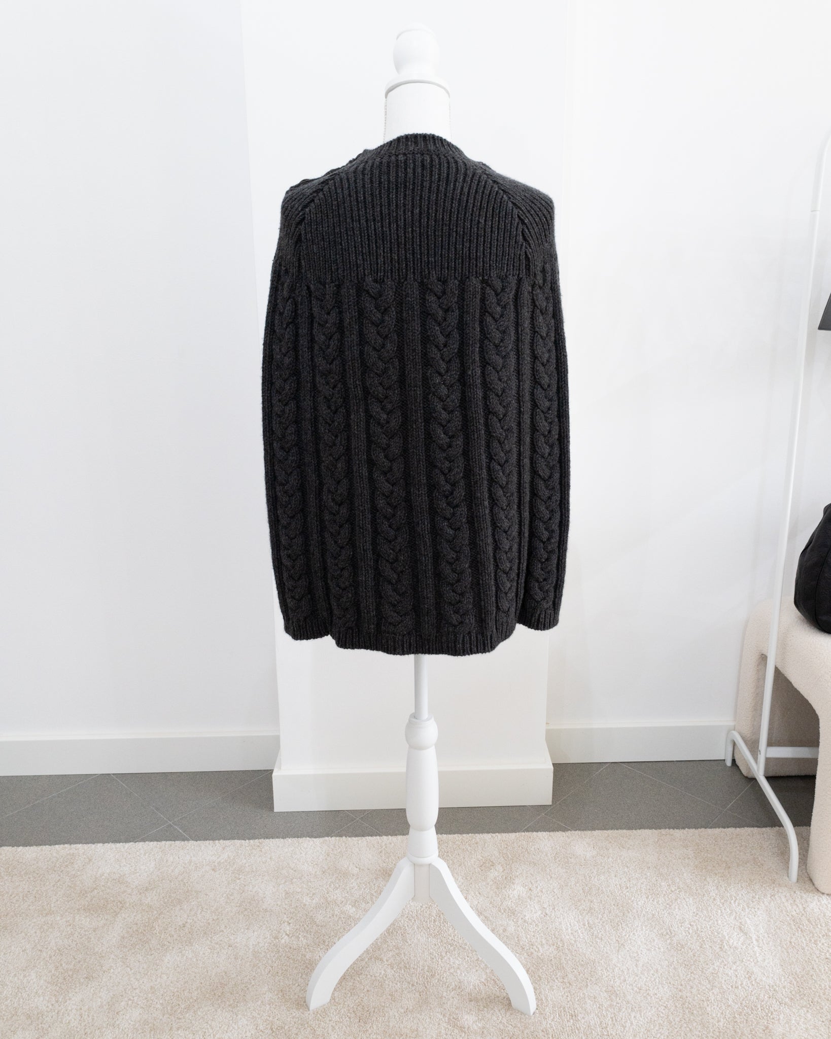 LOUIS VUITTON Poncho M - THE VOG CLOSET